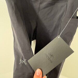 NWT Arc'teryx Womens Green The Essent High-Rise Utility Shorts Size S